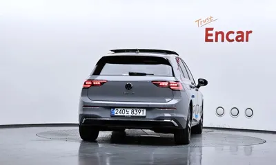 Volkswagen Golf 2025, 15120 км, за 65140.1 USD