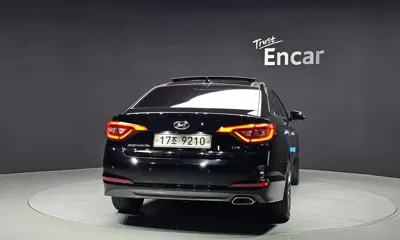 Hyundai Sonata 2015, 173933 км, за 5894.03 USD