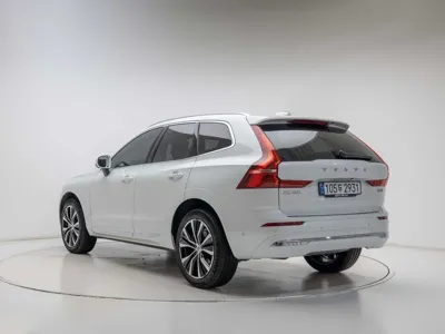 Volvo XC60 2025, 8908 км, за 36429.9 USD