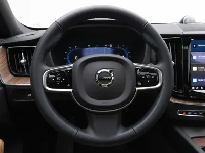 Volvo XC60 2025, 8908 км, за 36429.9 USD - фото 13