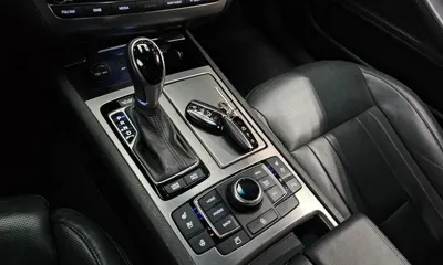 Hyundai Genesis 2016, 104214 км, за 7940.39 USD - фото 9
