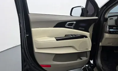 Kia Canival 2023, 73924 км, за 24681.63 USD - фото 24