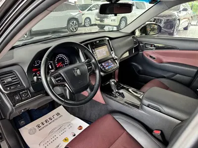 Toyota Crown 2018, 120000 км, за 14496.58 USD