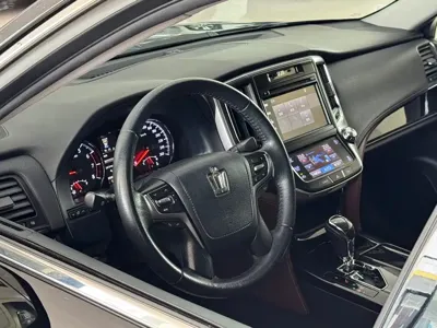 Toyota Crown 2018, 120000 км, за 14496.58 USD