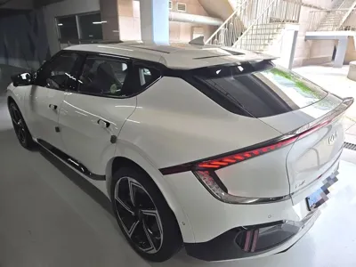 Kia EV6 2023, 39000 км, за 26977.82 USD