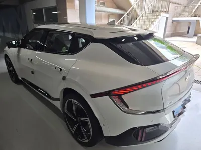 Kia EV6 2023, 39000 км, за 26977.82 USD