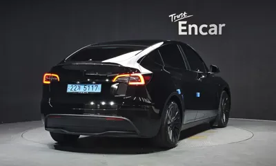 Tesla Model Y 2023, 29358 км, за 26327.75 USD - фото 2