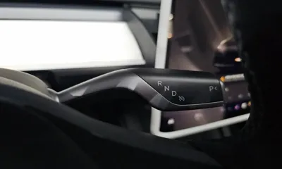 Tesla Model Y 2023, 29358 км, за 26327.75 USD - фото 9