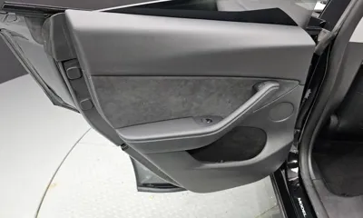 Tesla Model Y 2023, 29358 км, за 26327.75 USD - фото 25