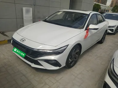 Hyundai Elantra · 2023 год