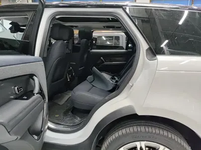 Land Rover Sport 2023, 100000 км, за 83340.67 USD - фото 8