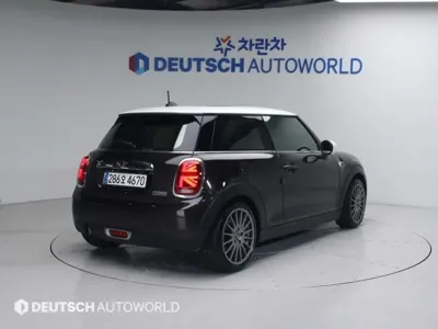 MINI Cooper 2016, 72262 км, за 5785.61 USD