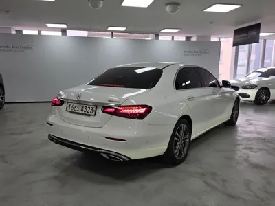 Mercedes-Benz E-Class 2022, 27079 км, за 32720.81 USD