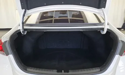Hyundai Avante 2018, 82330 км, за 5798.05 USD - фото 20
