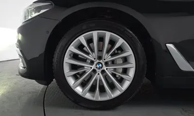 BMW 5-Series 2020, 88708 км, за 19755.53 USD