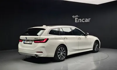 BMW 3-Series 2024, 21488 км, за 24755.71 USD