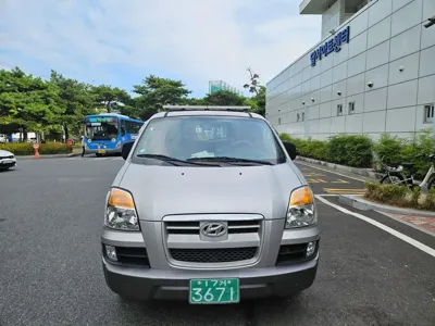 Hyundai Starex 2004, 146000 км, за 1986.75 USD