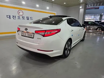 Kia K5 2013, 80314 км, за 5460.57 USD