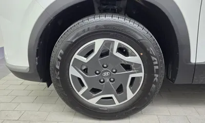 Hyundai Santafe 2023, 100836 км, за 16804.52 USD