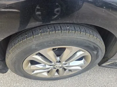 Kia Canival 2018, 110000 км, за 5817.03 USD