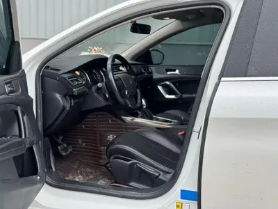Peugeot 408 2016, 80000 км, за 3183.18 USD