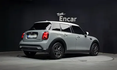 MINI Cooper 2023, 8657 км, за 16133.24 USD