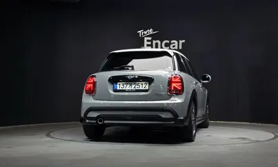 MINI Cooper 2023, 8657 км, за 16133.24 USD