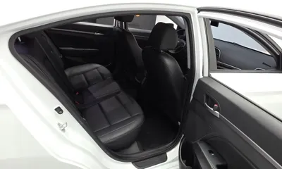 Hyundai Avante 2018, 52281 км, за 6940.78 USD - фото 11
