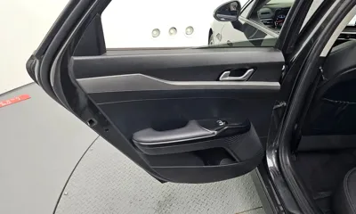 Kia K5 2021, 64407 км, за 11435.76 USD - фото 25