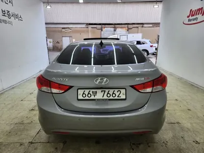 Hyundai Avante 2012, 123447 км, за 2560.06 USD