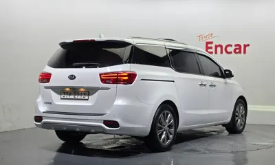 Kia Canival 2019, 162073 км, за 9904.19 USD