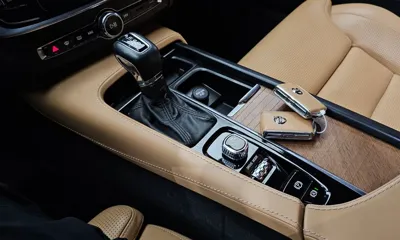 Volvo S90 2019, 51926 км, за 18175.91 USD - фото 9