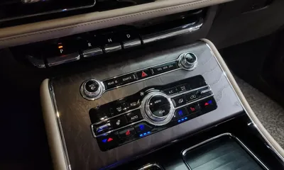 Lincoln Aviator 2022, 51211 км, за 30852.04 USD - фото 9