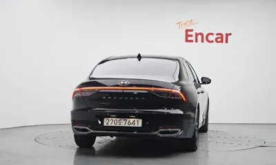 Hyundai Grandeur 2023, 63690 км, за 14375.74 USD