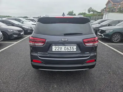 Kia Sorento 2016, 195968 км, за 6557.7 USD