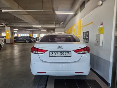 Hyundai Avante 2014, 230000 км, за 1947.88 USD