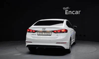 Hyundai Avante 2018, 86961 км, за 5853.72 USD