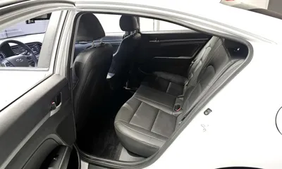 Hyundai Avante 2018, 86961 км, за 5853.72 USD - фото 11