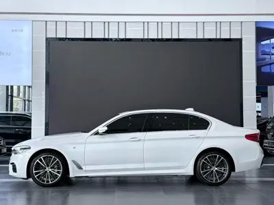 BMW 5 Series 2019, 100000 км, за 23446.9 USD