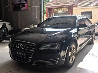 Audi A8 · 2012 год