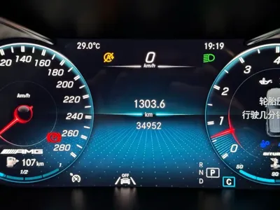 Mercedes-Benz GLC AMG 2022, 35000 км, за 37972.83 USD - фото 9