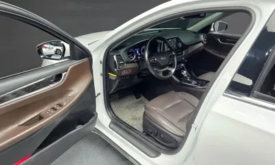 Hyundai Grandeur 2018, 154620 км, за 8467.9 USD - фото 11