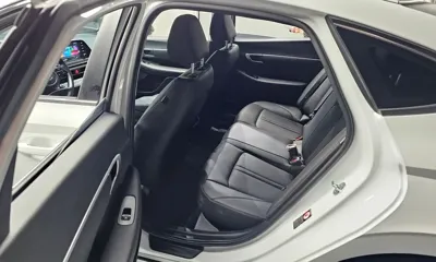 Hyundai Sonata 2022, 56606 км, за 9765.48 USD - фото 11
