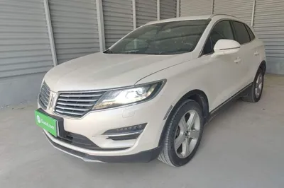 Lincoln MKC · 2017 год