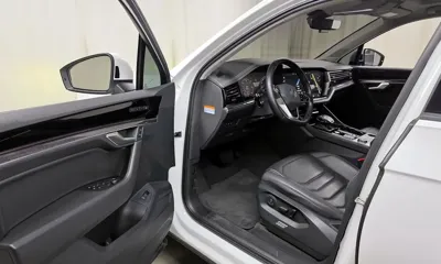 Volkswagen Touareg 2022, 92030 км, за 27522.32 USD - фото 11