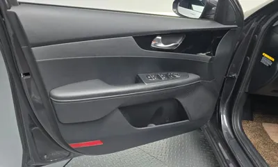 Kia K3 2019, 72827 км, за 9058.68 USD - фото 24