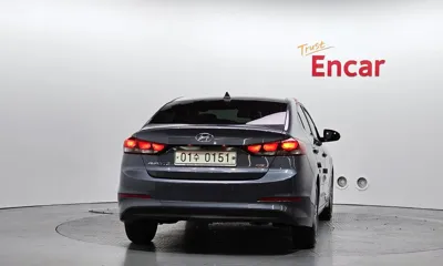 Hyundai Avante 2017, 118717 км, за 5399.43 USD