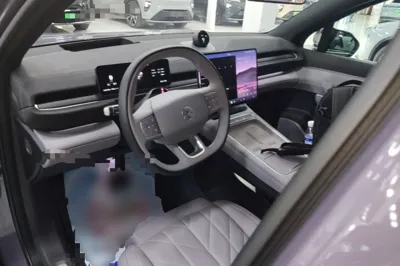 Nio EC6 2025, 10200 км, за 40710 USD - фото 17