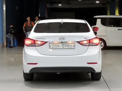 Hyundai Avante 2015, 144140 км, за 2756.99 USD