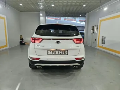 Kia Sportage 2016, 196736 км, за 5842.2 USD